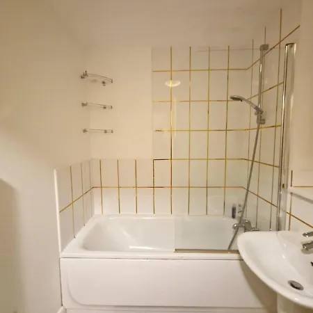 1-bed Flat Near Broad St, Nia And Mailbox * Birmingham